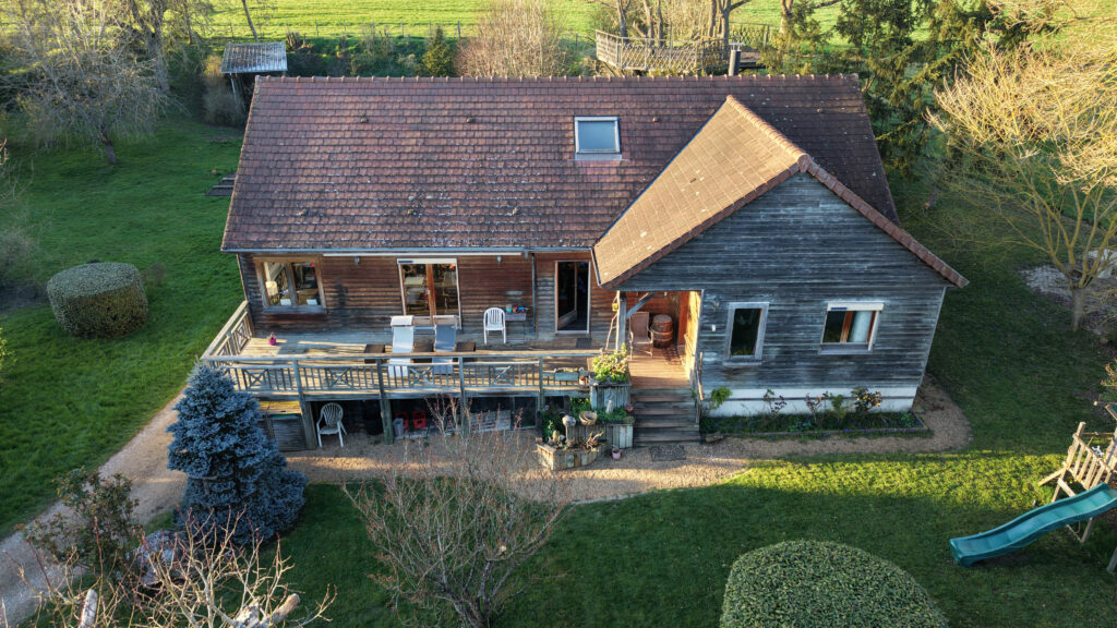 maison bardage bois, vue face