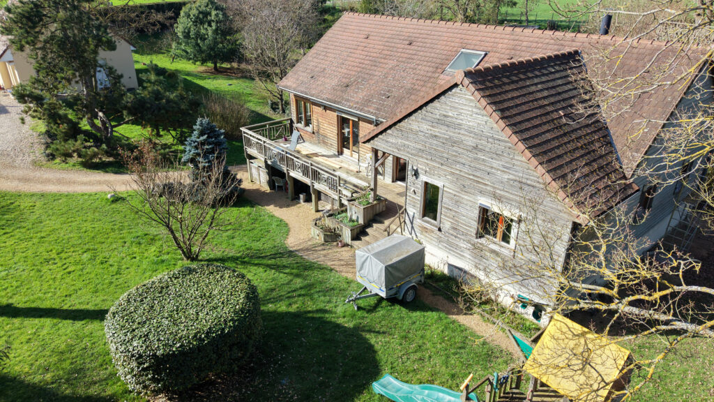 maison bardage bois, vue 3/4